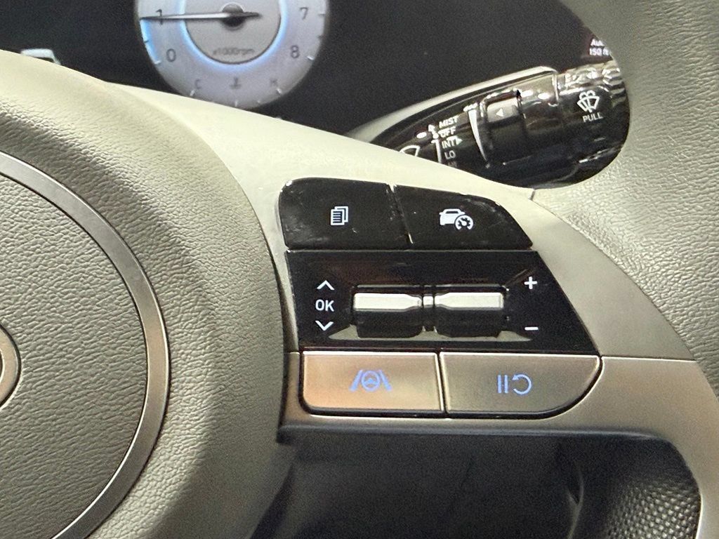 Used 2024 Hyundai Elantra SEL FWD image 18
