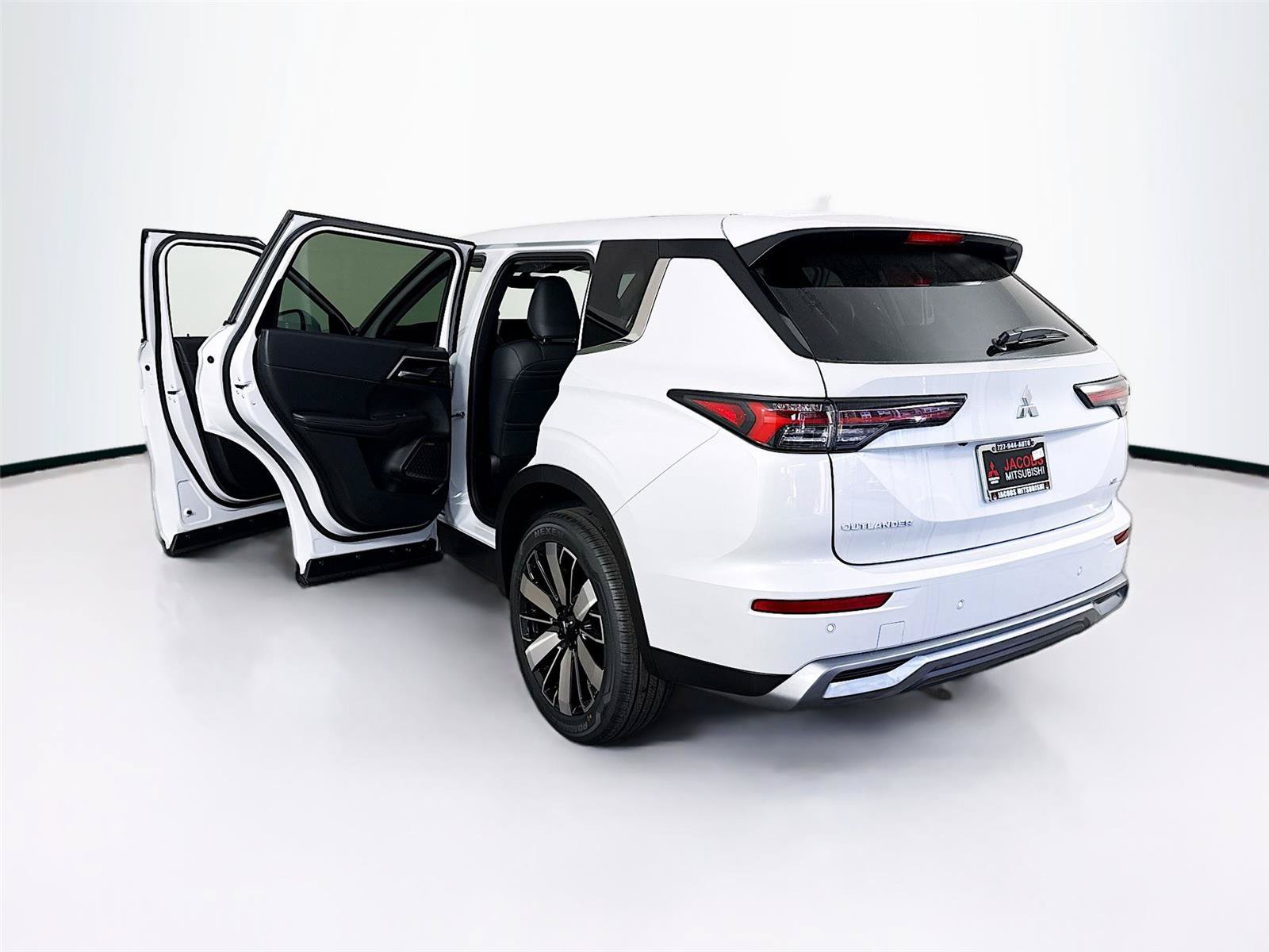 New 2026 Mitsubishi Outlander SE FWD image 36