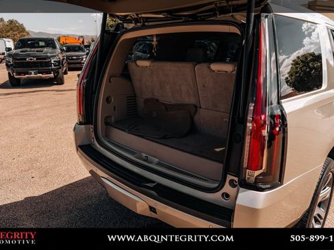 Used 2016 Cadillac Escalade Luxury AWD/4WD image 50