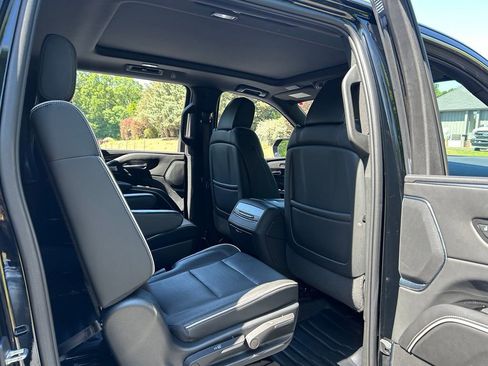 Used 2023 Cadillac Escalade ESV Premium Luxury RWD image 51
