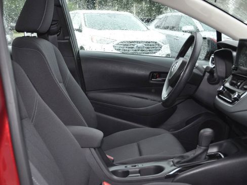 Used 2025 Toyota Corolla LE image 17