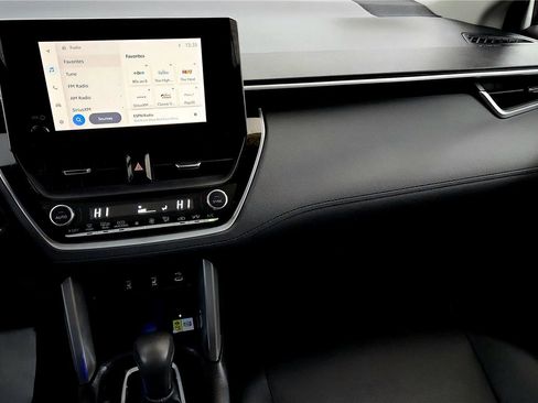 Used 2023 Toyota Corolla Cross XLE w/ Convenience Package image 30