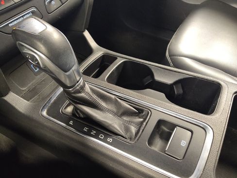 Used 2019 Ford Escape SEL image 26