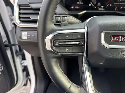 Used 2025 GMC Acadia Elevation image 23