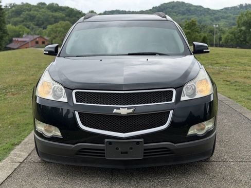 Used 2012 Chevrolet Traverse LT FWD image 3