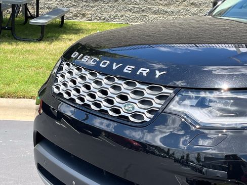 Used 2024 Land Rover Discovery S AWD/4WD image 13