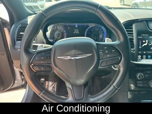 Used 2018 Chrysler 300 S w/ 300S Premium Group RWD image 22