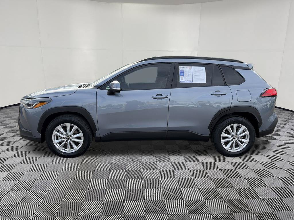 Used 2023 Toyota Corolla Cross LE FWD image 5