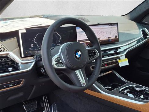 New 2027 BMW X7 xDrive40i w/ M Sport Package AWD/4WD image 3