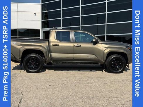 Used 2024 Toyota Tacoma TRD Sport w/ TRD Sport Premium Package AWD/4WD image 3