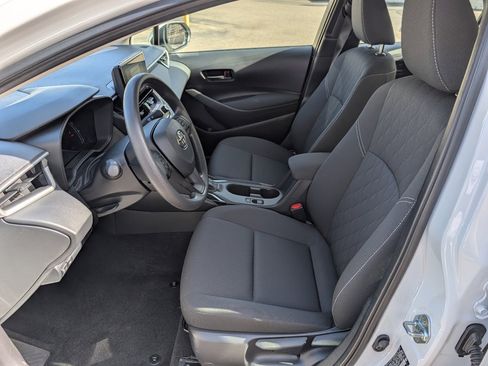 Used 2026 Toyota Corolla LE image 2