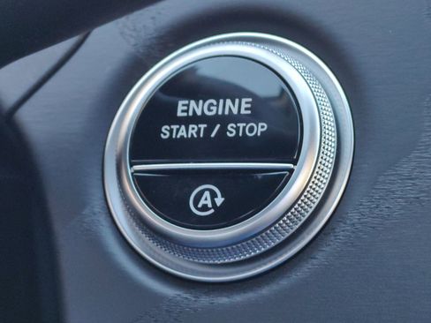 Used 2025 Mercedes-Benz E 350 Sedan image 13