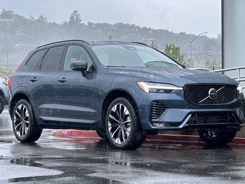 New 2026 Volvo XC60 B5 Plus w/ Climate Package AWD/4WD image 9