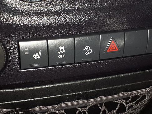 Used 2016 Jeep Wrangler Unlimited Sahara AWD/4WD image 21