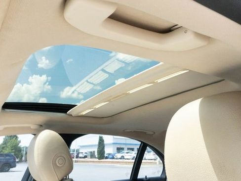 Used 2019 Mercedes-Benz C 300 Sedan image 7