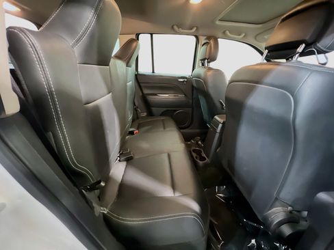 Used 2017 Jeep Compass High Altitude AWD/4WD image 19