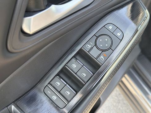 Used 2025 Nissan Rogue SV FWD image 23