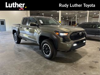 Used 2024 Toyota Tacoma TRD Off-Road w/ TRD Off Road Premium Package AWD/4WD video 1