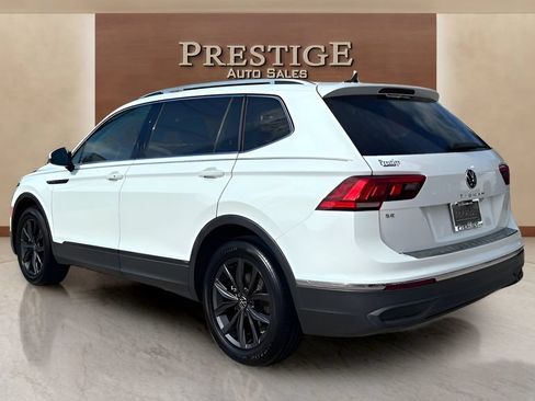 Used 2022 Volkswagen Tiguan SE w/ Panoramic Sunroof Package FWD image 22