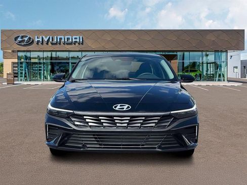 New 2026 Hyundai Elantra SE FWD image 12