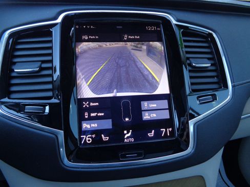 Used 2017 Volvo XC90 T8 Inscription w/ Vision Package image 13