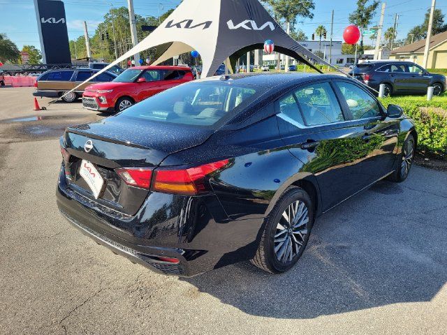 Used 2026 Nissan Altima 2.5 SV FWD image 2