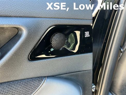 Used 2019 Toyota Avalon Touring w/ Advanced Safety Package image 23