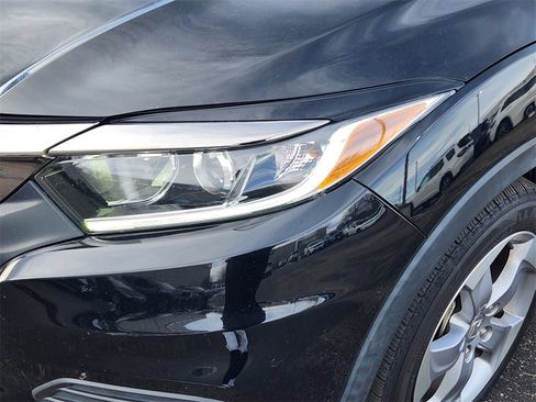 Used 2022 Honda HR-V LX image 5