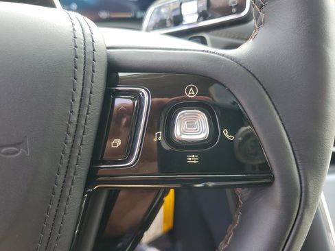 New 2026 Lincoln Aviator AWD image 16