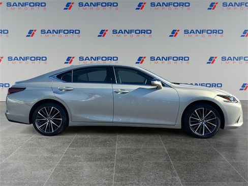 Used 2022 Lexus ES 350 w/ Premium Package image 6