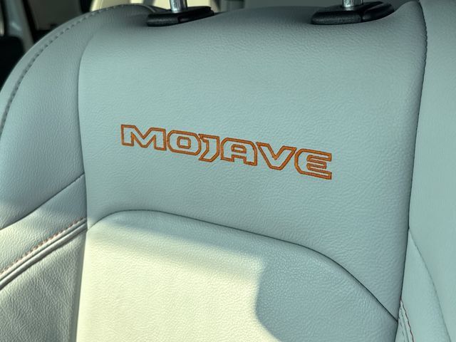 Used 2023 Jeep Gladiator Mojave AWD/4WD image 24