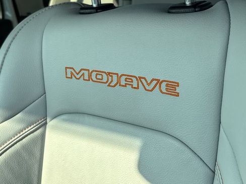 Used 2023 Jeep Gladiator Mojave AWD/4WD image 24