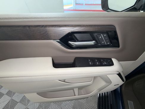 New 2026 GMC Yukon XL Denali w/ Sun & Power Step Package AWD/4WD image 15