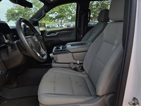 Used 2023 Chevrolet Silverado 1500 LT w/ Safety Package AWD/4WD image 16