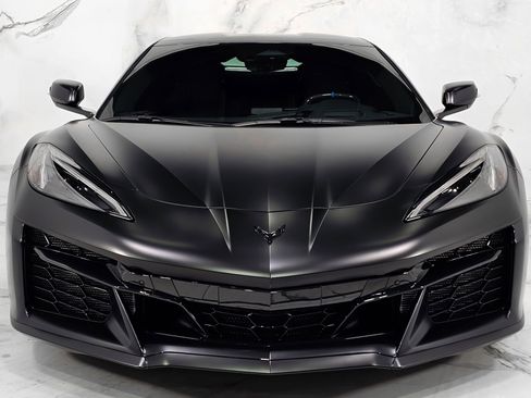 Used 2025 Chevrolet Corvette Z06 w/ Stealth Interior Trim Package RWD image 6