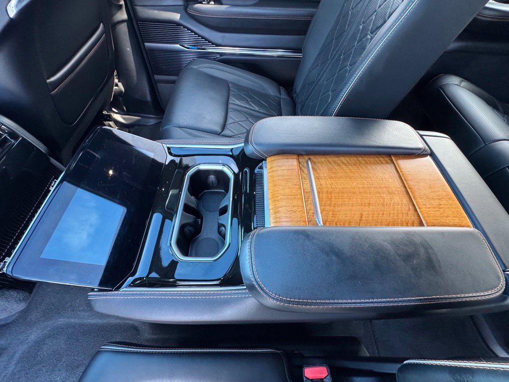 Used 2022 Jeep Grand Wagoneer Series III w/ Rear-Seat Entertainment Group AWD/4WD image 36
