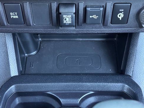 Used 2020 Toyota Tacoma TRD Sport image 27