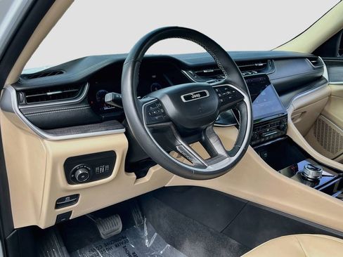 Used 2021 Jeep Grand Cherokee L Limited RWD image 9