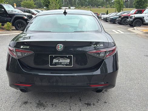 Used 2024 Alfa Romeo Giulia Ti w/ Performance Driving Package AWD/4WD image 9