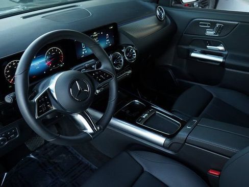 Used 2026 Mercedes-Benz GLA 250 image 2