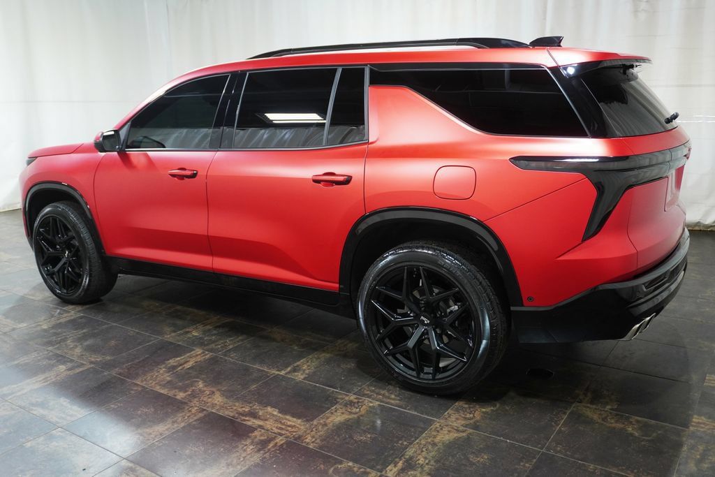 Used 2025 Chevrolet Traverse High Country AWD/4WD image 10