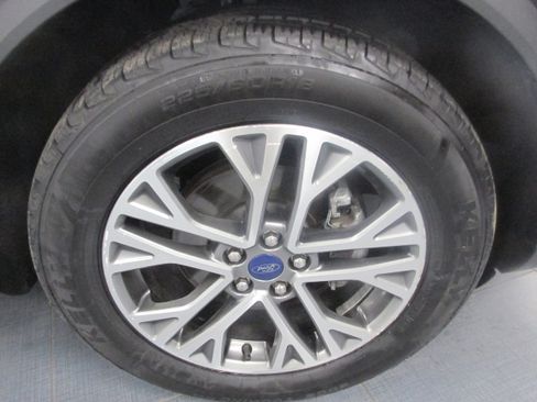 Used 2022 Ford Escape SEL image 15