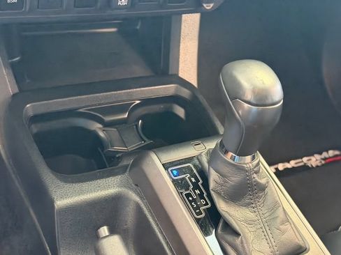 Used 2023 Toyota Tacoma TRD Off-Road w/ TRD Premium Off Road Package AWD/4WD image 21