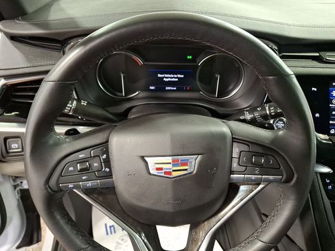 Certified 2023 Cadillac XT6 Premium Luxury AWD/4WD image 13