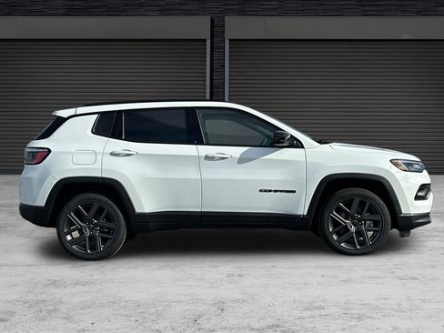 New 2026 Jeep Compass Latitude image 3
