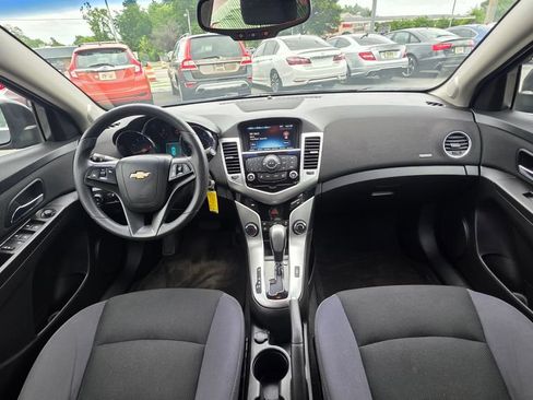 Used 2016 Chevrolet Cruze LT FWD image 19