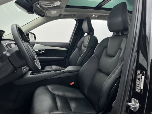 Used 2016 Volvo XC90 T6 Momentum w/ Vision Package image 14