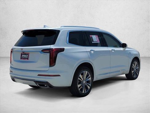 Used 2024 Cadillac XT6 Premium Luxury FWD image 5