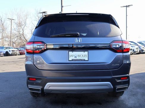 Used 2023 Honda Pilot Elite image 6