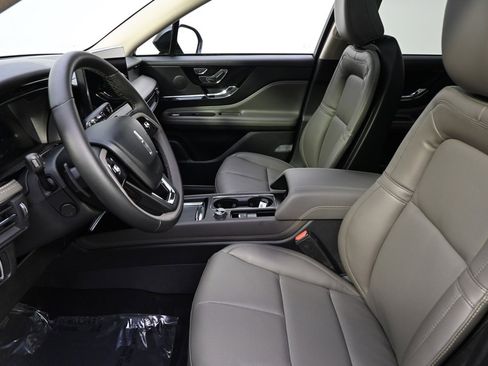 New 2026 Lincoln Corsair Premiere image 13